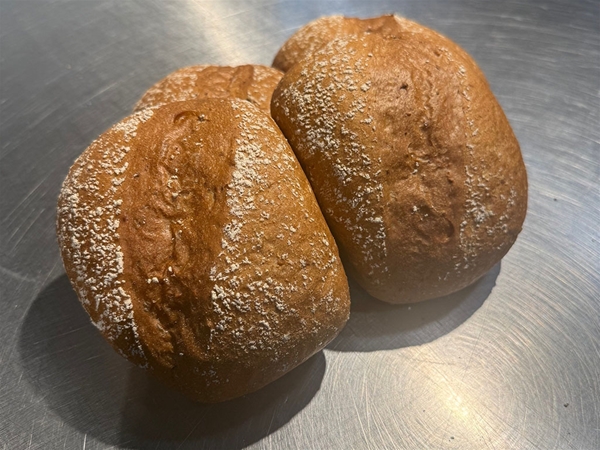 4 bake-off speltbroodjes